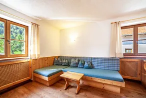 Ferienwohnung mit Grill, Terrasse und Garten | Bergblick - Image 4