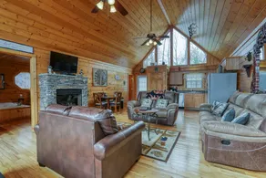 Cozy 2-Bedroom Cabin with Hot Tub, Classic Arcade & Resort Pool Access - Image 5