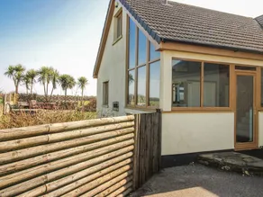 Cottage with terrace & garden | Beach view - Image 2
