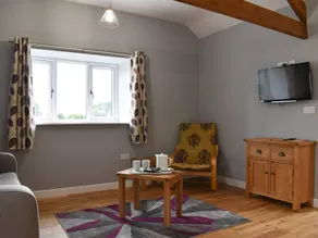 Family-oriented beautiful cottage with garden | River view - Image 3