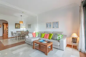 Agréable appartement de vacances adapté aux familles avec piscine et terrasse - Image 3