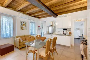 Apartment 'Les Amis' with Private Garden, Wi-Fi and Air Conditioning - Image 4