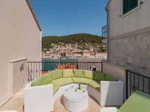 Fantástica villa con barbacoa, terraza y piscina privada | Vistas al agua - Image 3