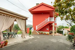 Maison avec barbecue, jardin et terrasse | Vue jardin - Image 2