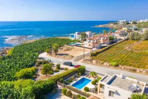 Family-oriented charming villa with garden, BBQ & terrace | Sea view - Image 2