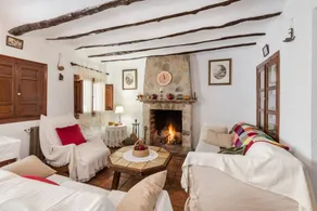 Casa vacacional con barbacoa, terraza y jardín | Vistas a la montaña - Image 4