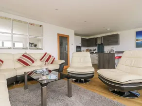 Family-oriented cottage | Beach nearby - Image 5