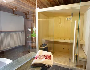 Family-friendly chalet with hot tub, sauna & barbeque | Mountain view | Pets allowed - Image 4
