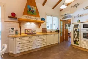 Dedicated room with terrace, pool & BBQ - Image 5