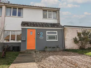 Cottage with garden - Image 2