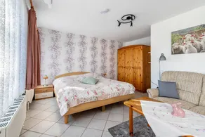 Fully equipped wonderful holiday apartment with barbeque, garden & terrace | Garden view - Image 2