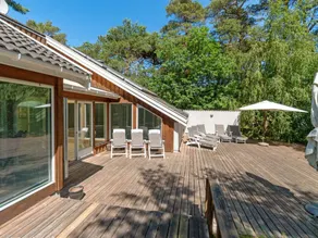 Family-friendly holiday home with sauna, private pool & terrace | Next to the beach | Pet-friendly - Image 5