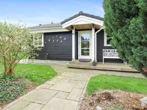 Family-friendly charming holiday home with terrace, sauna & garden | Next to the beach | Pets are welcome - Image 4