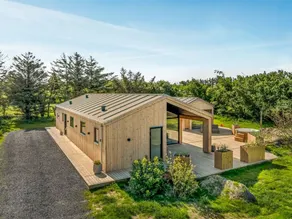 House with sauna, hot tub & barbecue - Image 4