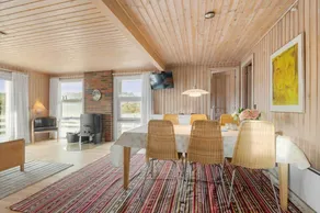 Holiday home with barbecue & terrace - Image 3