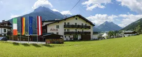 Aparthotel adatto alle famiglie con sauna, terrazza e piscina | Accanto allo sci | Accetta animali domestici - Image 2
