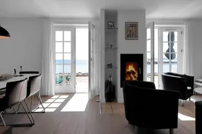 Apartment with terrace, sauna & jacuzzi - Image 2