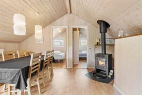 Holiday home with barbeque, terrace & jacuzzi - Image 3
