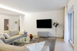 Talblick Apartment: Mountain Views, Private Terrace & Wi-Fi - Image 3