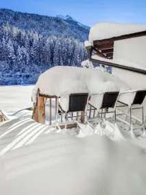 Grande appartamento adatto alle famiglie con terrazza, piscina e sauna | Vista sulla montagna | Ideale per lavorare da remoto | Accetta animali domestici - Image 3