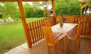 Holiday home with terrace, barbeque & garden - Image 2
