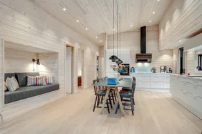 Holiday home with barbecue & terrace - Image 4