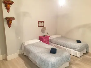 Voll ausgestattete Ferienwohnung mit Pool - Image 5