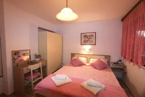 Flat with terrace - Image 4