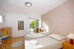 Apartment with terrace & barbecue - Image 3