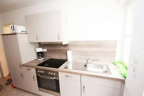 Apartment with terrace - Image 4