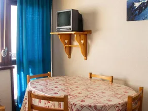 House | Mountain view - Image 3