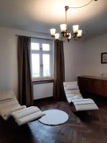 Casa accogliente e familiare con idromassaggio, griglia e giardino | Vista sulla piscina | Perfetta per il lavoro da remoto - Image 5