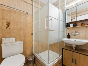 Nice holiday apartment with sauna | Lake view | Pet-friendly - Image 3