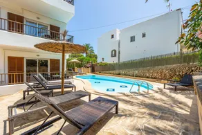 Holiday apartment with garden, terrace & pool | Garden view - Image 2