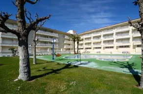 Fully equipped charming apartment with terrace, garden & pool | Close to the beach | Pets allowed - Image 3