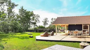 Pleasant holiday home with terrace, sauna & jacuzzi - Image 5