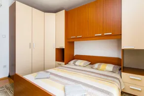 Private room with terrace & garden - Image 5