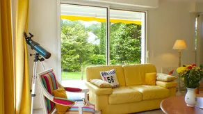 Holiday home with terrace & garden - Image 2