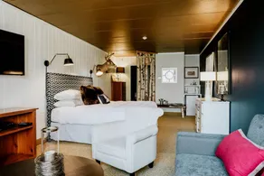 Stunning Suite Rental with Panoramic Lake Views in Sundridge, Ontario - Image 4