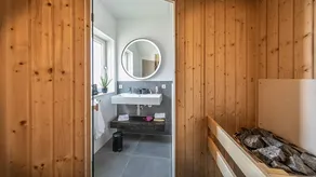 House with terrace, sauna & BBQ - Image 4