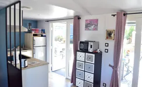 Fully equipped chalet with garden, pool & terrace - Image 3