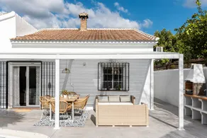 Ferienhaus mit Garten, privatem Pool und Grill | Bergblick - Image 3