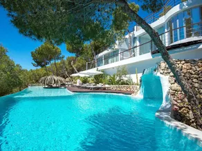 Fully equipped villa with garden, sauna & private pool - Image 2