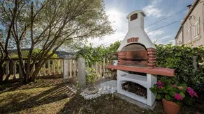 Apartment with terrace, garden & barbeque | Sea view - Image 4