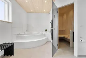 Children-friendly house with terrace, sauna & hot tub | Close to the beach - Image 3