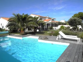 Maison de vacances avec barbecue, terrasse et jardin | Vue sur l'eau - Image 2