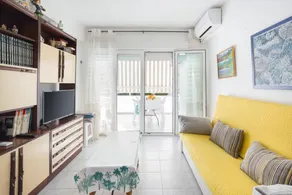 'Ca Llaurí' Apartment with Sea Views, Wi-Fi, and Air Conditioning - Image 3