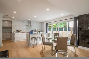 Holiday apartment with garden - Image 3