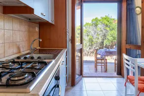 Charmant appartement de vacances avec jardin, barbecue et terrasse | Vue jardin | Avec animaux autorisés - Image 2