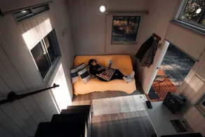 Minimalist Tiny Home Rental for Glamping in Victoria - Image 4